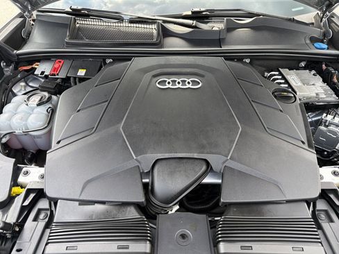 Used 2022 Audi Q8 Premium AWD/4WD image 28