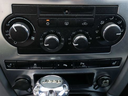 Used 2007 Jeep Grand Cherokee SRT8 w/ SRT Option Group I image 30