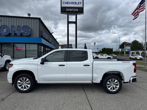 Used 2026 Chevrolet Silverado 1500 Custom AWD/4WD image 2