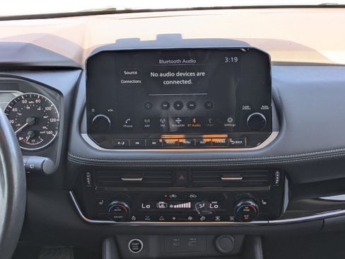 Used 2023 Nissan Rogue SL w/ SL Premium Package FWD image 19