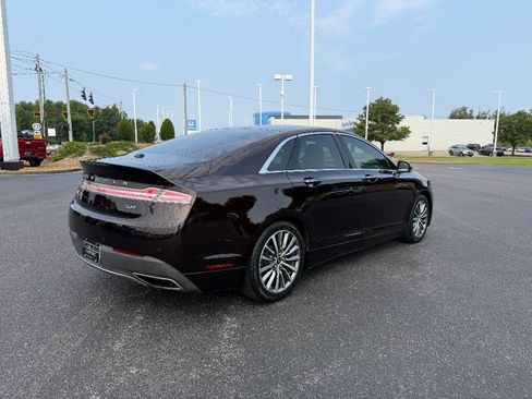Used 2020 Lincoln MKZ FWD image 7
