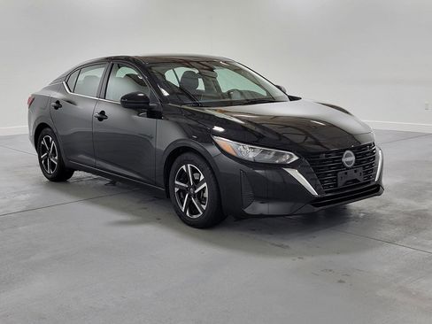 Used 2024 Nissan Sentra SV image 2
