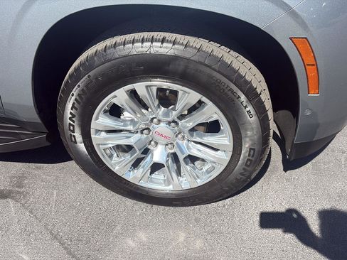 Used 2025 GMC Yukon XL Denali AWD/4WD image 20
