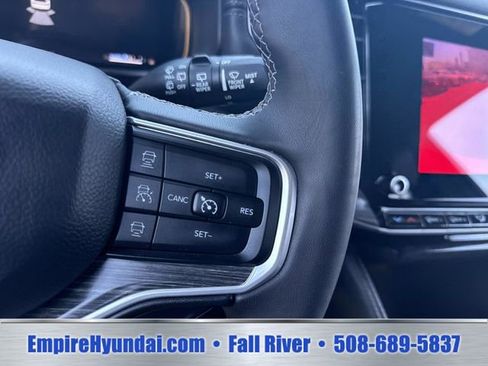 Used 2024 Jeep Wagoneer L Series II w/ Flexible Seating Group AWD/4WD image 29