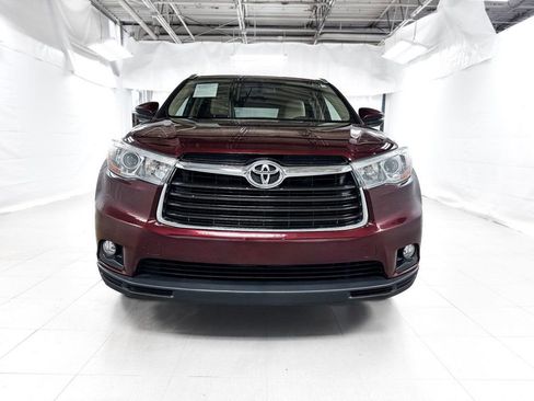 Used 2015 Toyota Highlander XLE AWD/4WD image 2