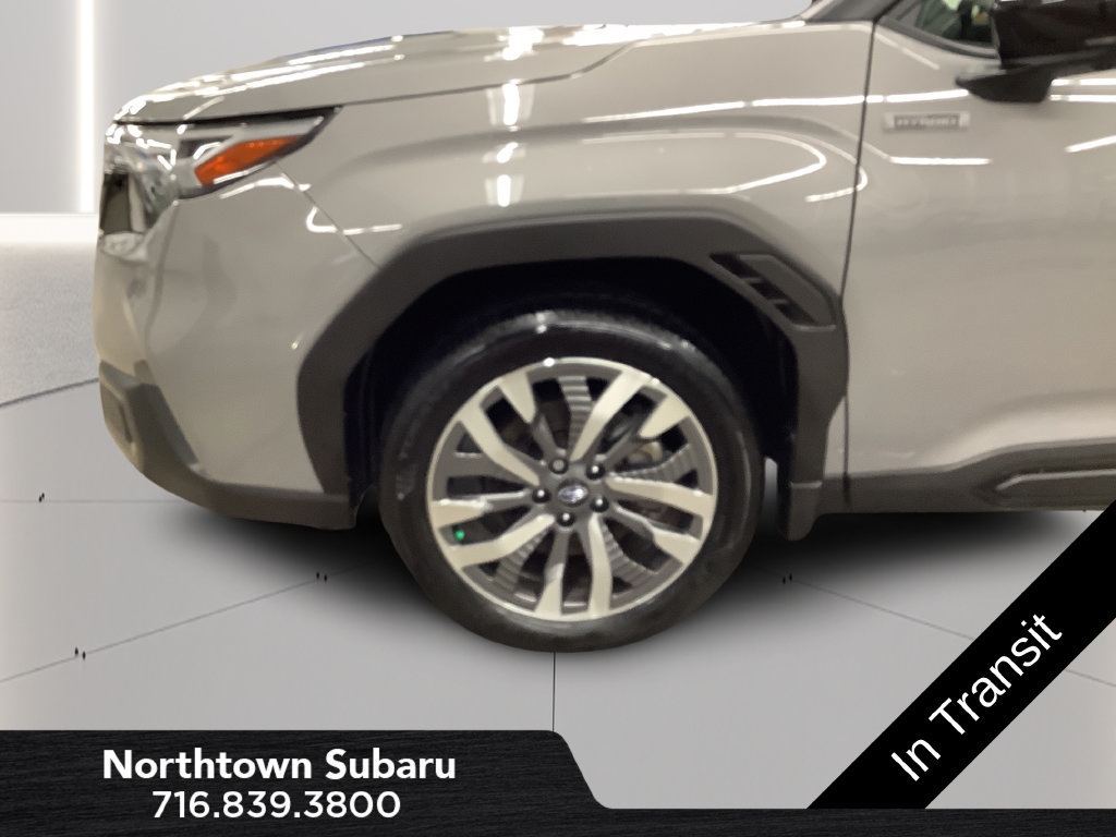Used 2025 Subaru Forester Touring AWD/4WD image 27