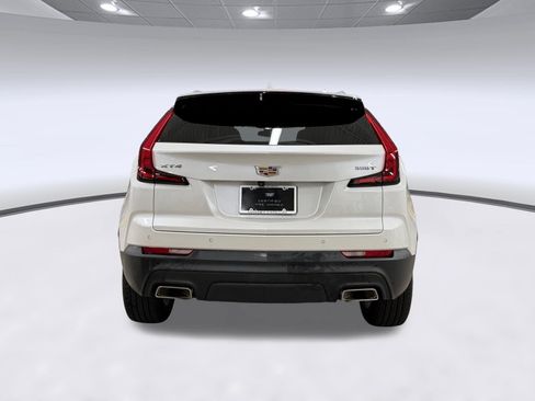 Used 2022 Cadillac XT4 Luxury w/ Cold Weather Package FWD image 10