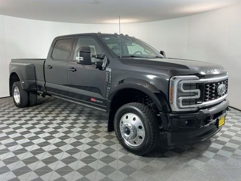 Used 2026 Ford F450 Platinum w/ FX4 Off-Road Package AWD/4WD image 3