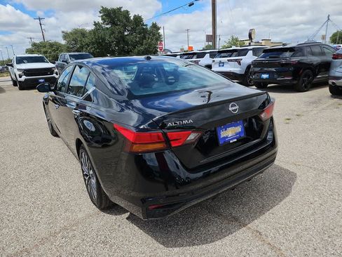 Used 2025 Nissan Altima 2.5 SV FWD image 6
