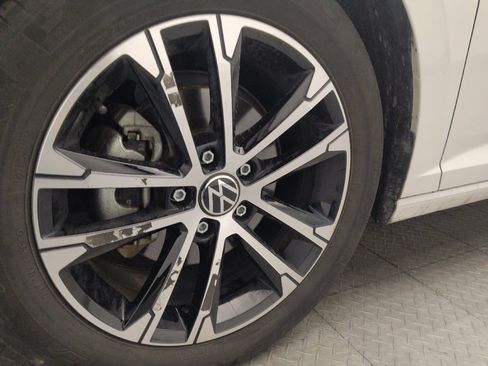 Used 2024 Volkswagen Jetta Sport FWD image 31