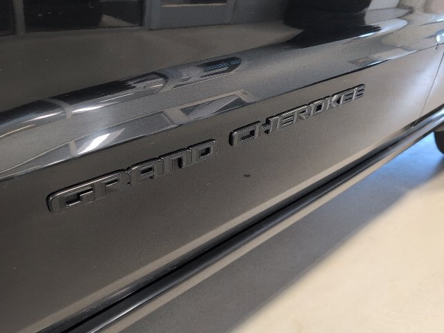 Used 2021 Jeep Grand Cherokee Laredo X AWD/4WD image 10