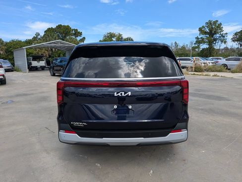 Certified 2026 Kia Carnival FWD image 6
