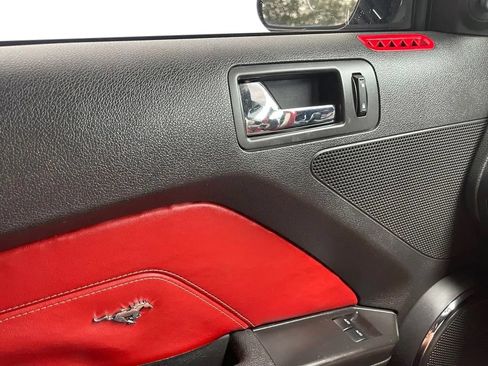 Used 2010 Ford Mustang GT Premium RWD image 28