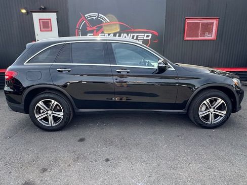 Used 2017 Mercedes-Benz GLC 300 4MATIC image 6