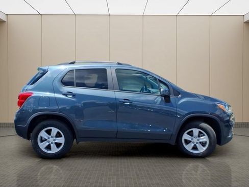 Used 2022 Chevrolet Trax LT w/ Driver Confidence Package AWD/4WD image 7