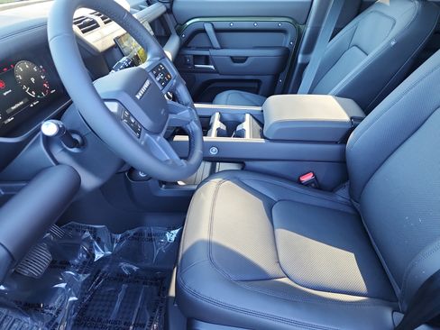 New 2026 Land Rover Defender 110 S image 21