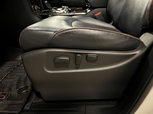 Used 2020 Nissan Armada Platinum w/ Interior Lighting Package AWD/4WD image 26