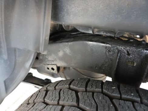 Used 2017 Toyota Tacoma TRD Sport AWD/4WD image 91