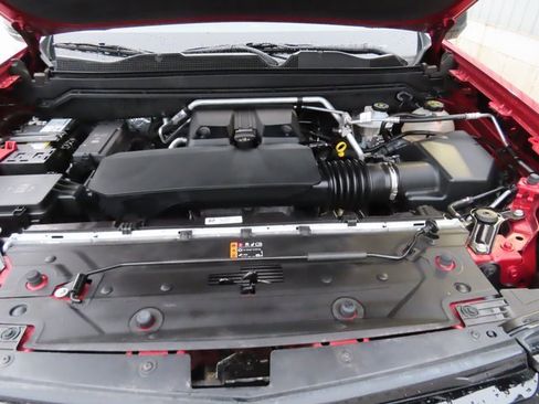 Used 2024 Chevrolet Colorado Z71 w/ Z71 Convenience Package 2 image 14