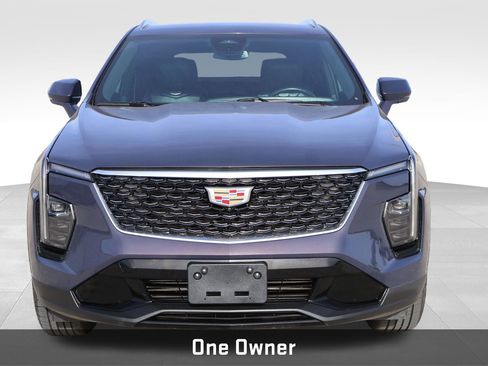 Used 2025 Cadillac XT4 Premium Luxury image 3