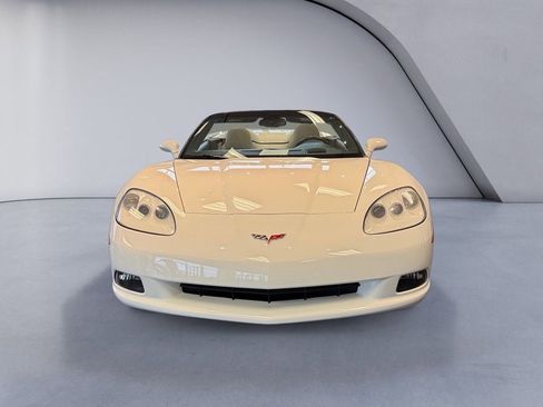 Used 2005 Chevrolet Corvette Convertible w/ Preferred Equipment Group RWD image 8