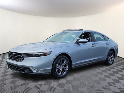 Used 2023 Honda Accord EX image 3