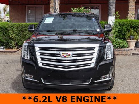 Used 2019 Cadillac Escalade Platinum AWD/4WD image 3