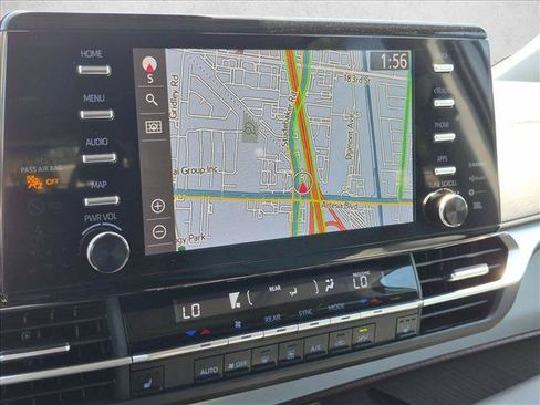Used 2024 Toyota Sienna XLE w/ XLE Plus Package FWD image 16