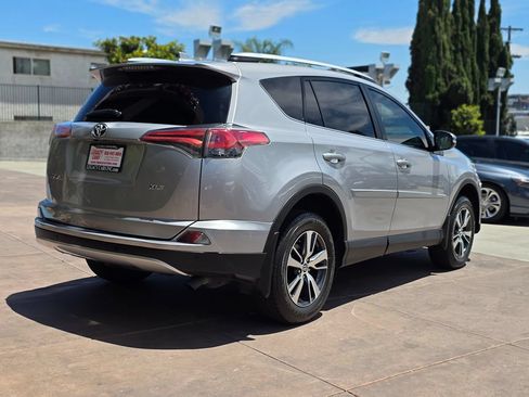 Used 2016 Toyota RAV4 XLE w/ Convenience Package FWD image 8