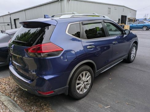 Used 2019 Nissan Rogue SV FWD image 4