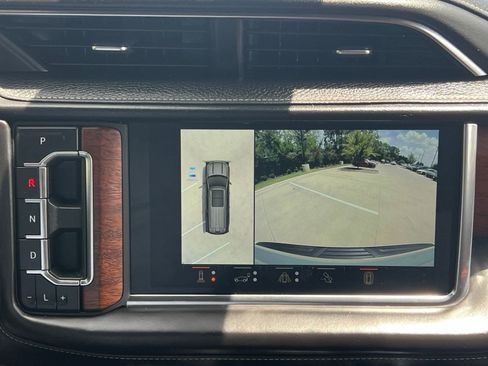 Used 2023 GMC Yukon Denali Ultimate AWD/4WD image 36
