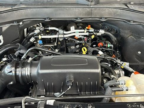 Used 2024 Ford Explorer XLT w/ Equipment Group 202A image 32