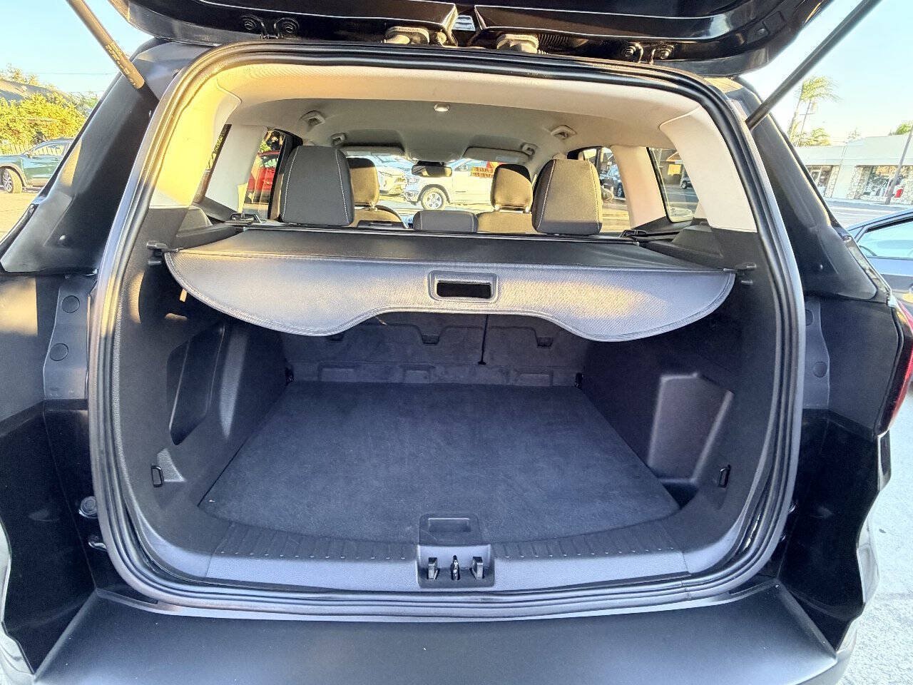 Used 2019 Ford Escape SE FWD image 15