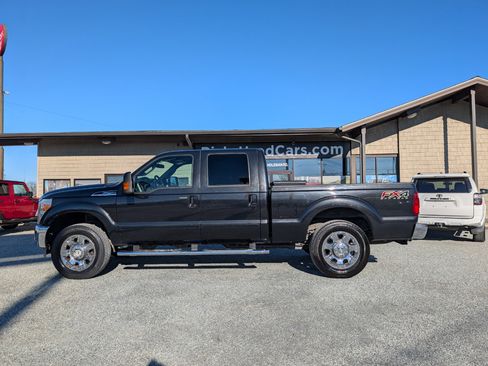 Used 2015 Ford F250 Lariat w/ Lariat Interior Package image 11