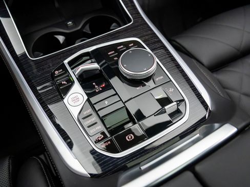 Used 2026 BMW X5 xDrive40i w/ M Sport Package image 32