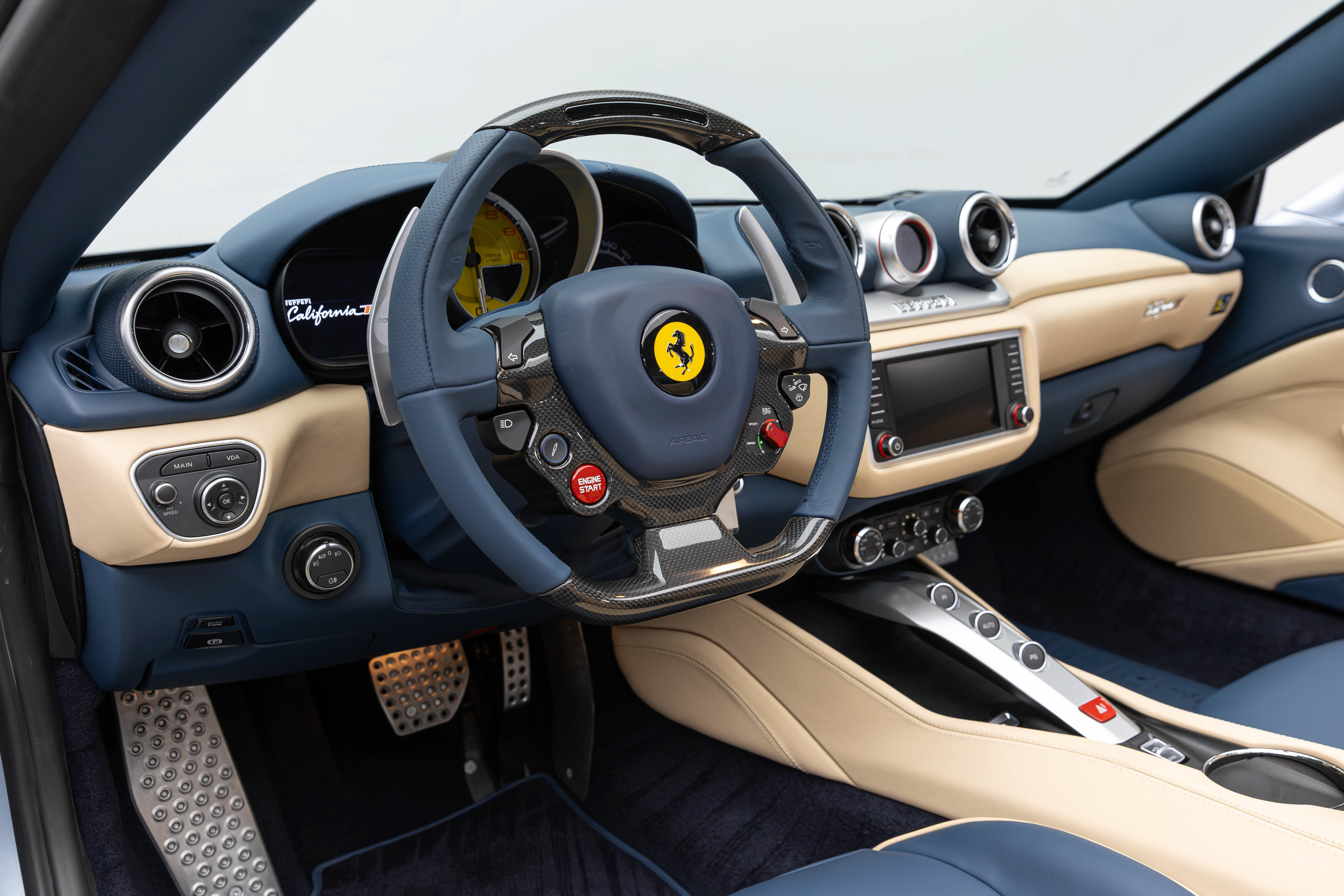Certified 2015 Ferrari California T RWD image 4