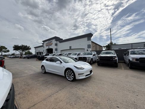 Used 2018 Tesla Model 3 Long Range RWD image 42