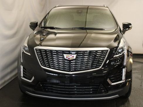 Used 2025 Cadillac XT5 Premium Luxury image 3