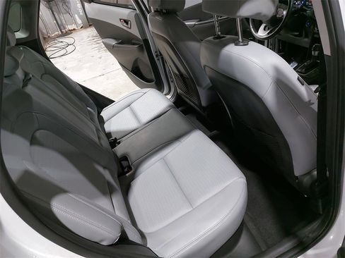 Used 2020 Hyundai Kona Limited image 11