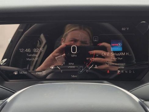New 2026 GMC Acadia AT4 w/ Luxury Package AWD/4WD image 12