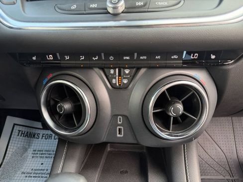 Used 2024 Chevrolet Blazer LT w/ Convenience Package FWD image 6