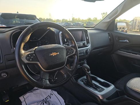 Used 2022 Chevrolet Colorado LT w/ Fleet Safety Package RWD image 11