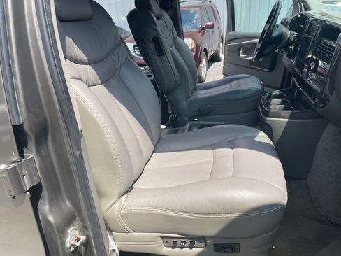 Used 2007 GMC Savana 1500 AWD w/ Preferred Equipment Group image 19