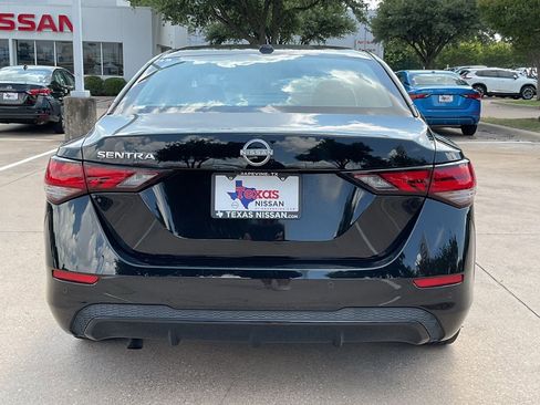 Used 2025 Nissan Sentra SV FWD image 5