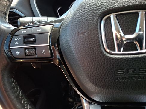 Used 2024 Honda Pilot Touring image 23