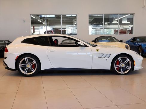 Certified 2018 Ferrari GTC4Lusso V12 image 31