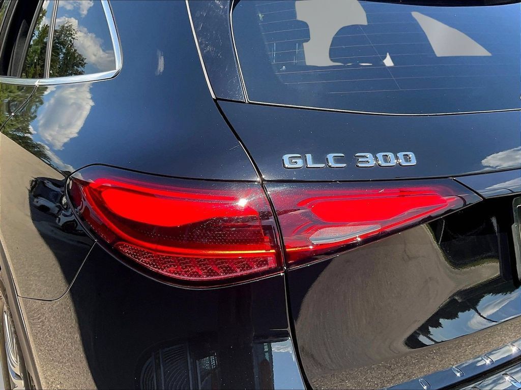 Used 2026 Mercedes-Benz GLC 300 image 24