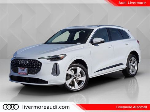 New 2025 Audi Q5 2.0T Premium Plus image 1