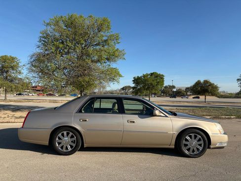 Used 2006 Cadillac DTS Performance image 47