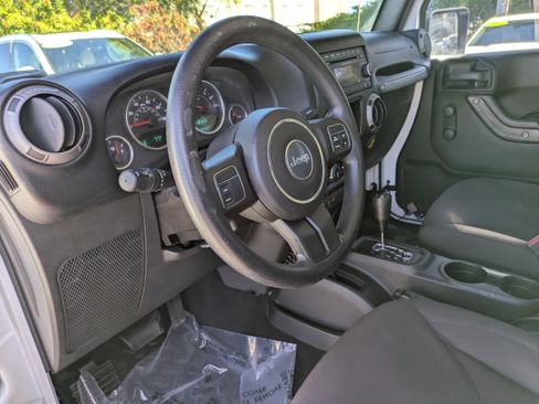 Used 2015 Jeep Wrangler Sport image 19